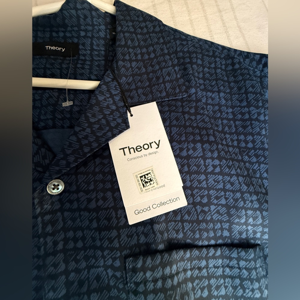 Theory Men's Navy Patterned Short Sleeve Shirt